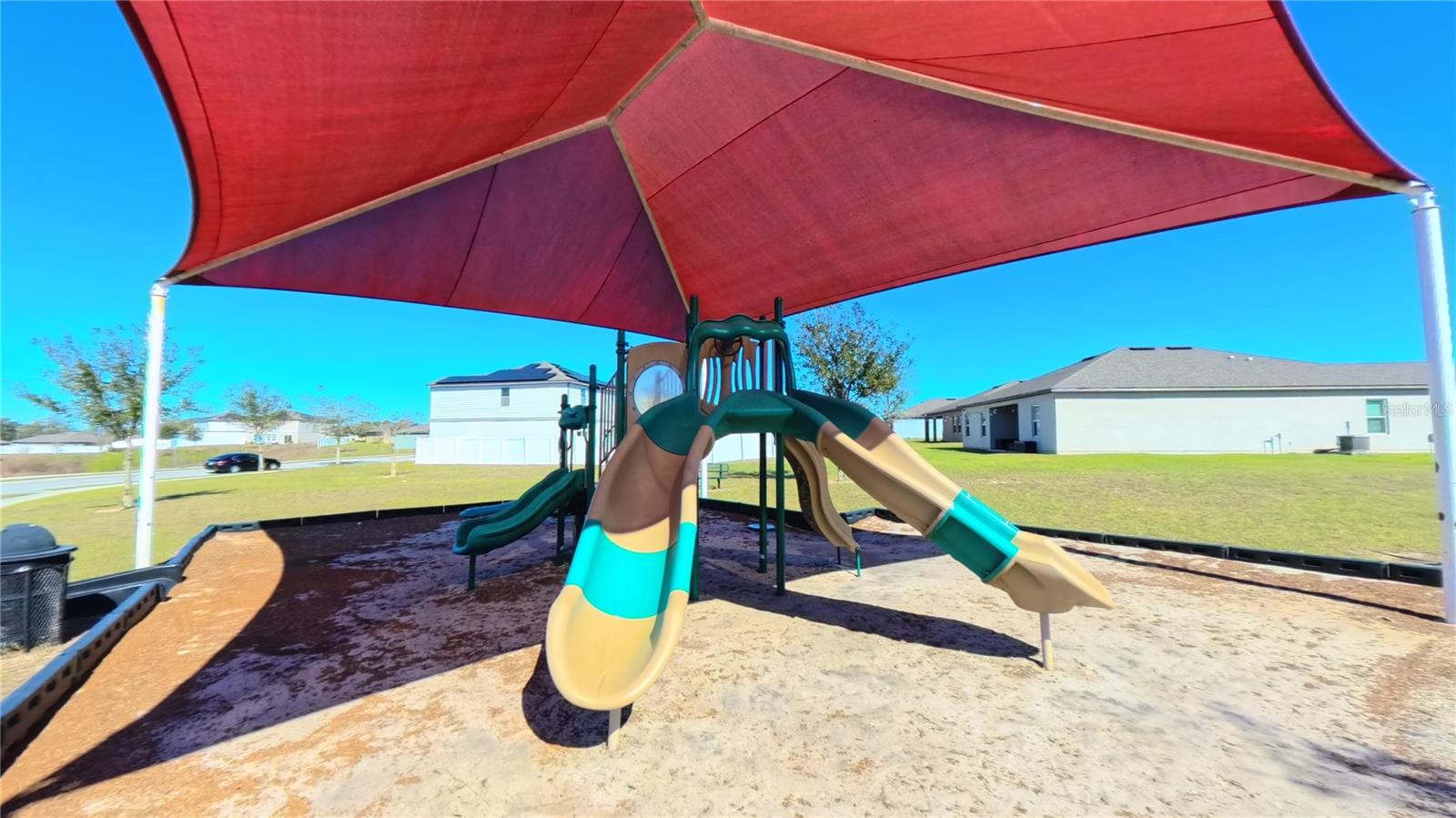 HIDDEN LAKE PRESERVE - Residential