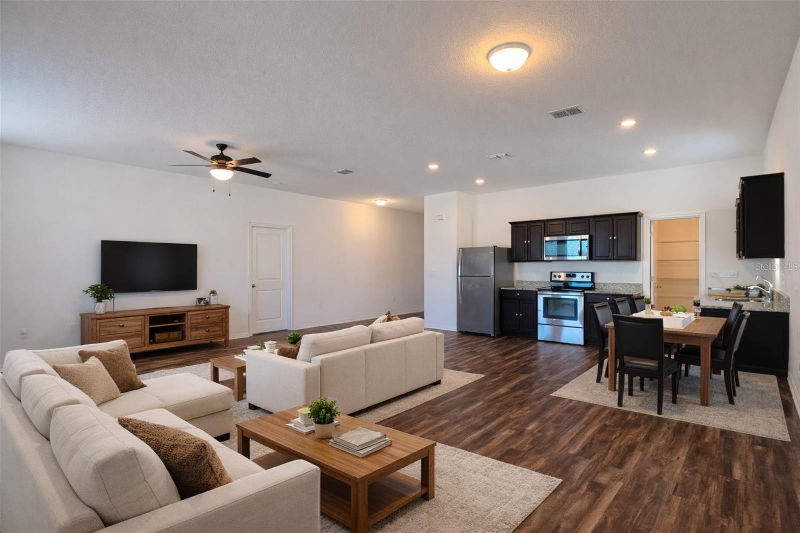 HIDDEN LAKE PRESERVE - Residential