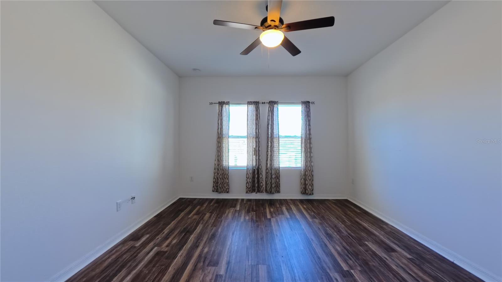 HIDDEN LAKE PRESERVE - Residential