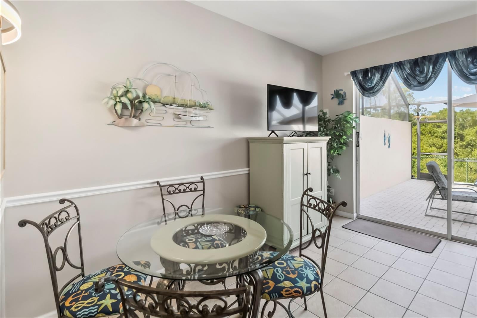 2382 SILVER PALM DRIVE E
