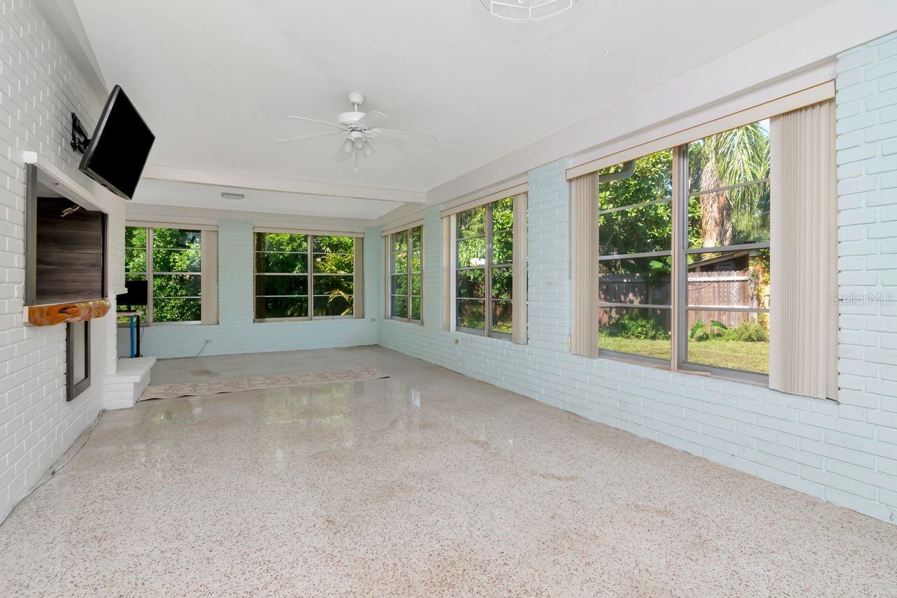 WARREN ESTATES - Residential