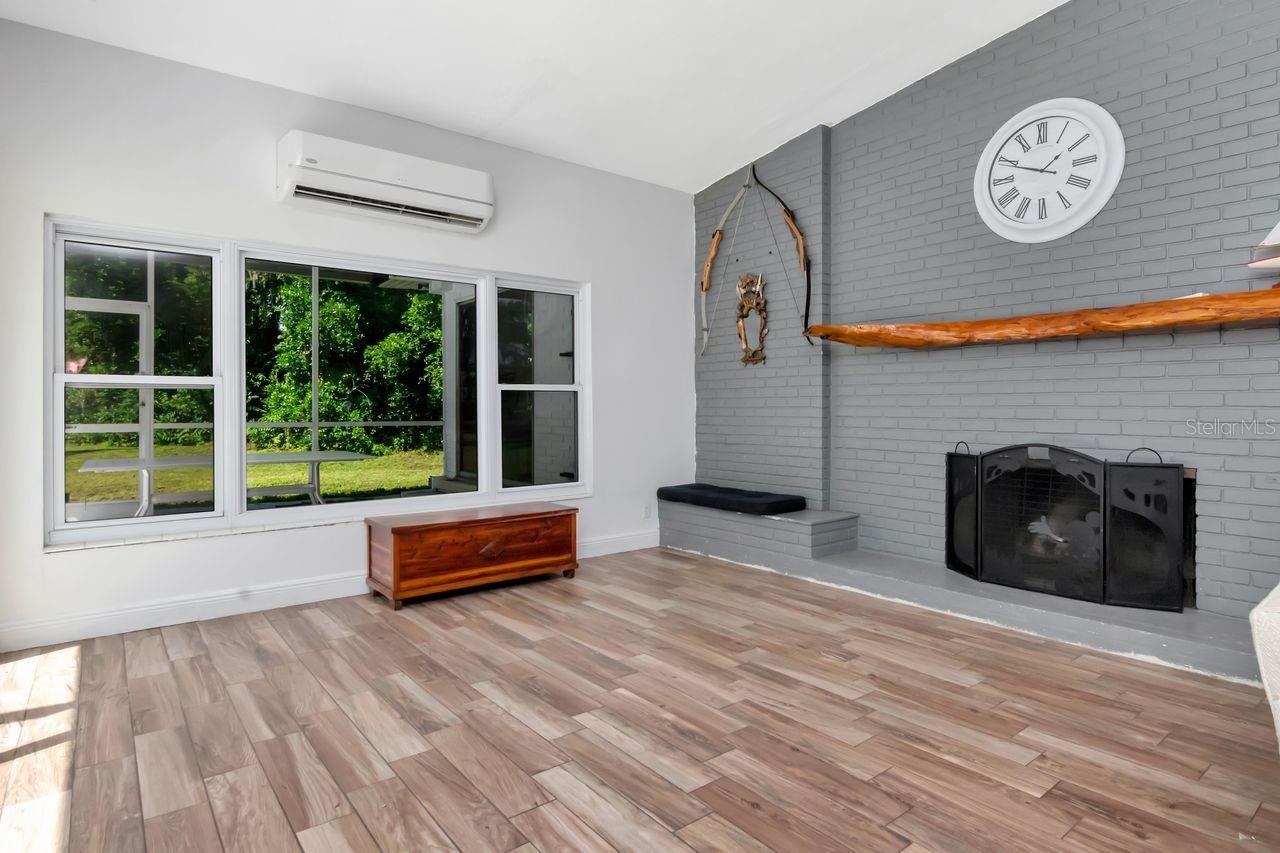WARREN ESTATES - Residential