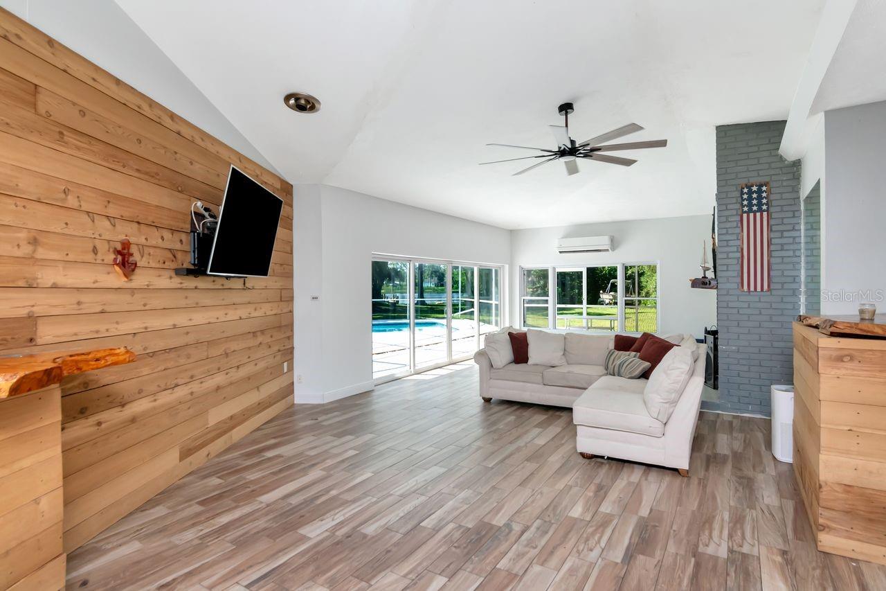 9214 RHEA DRIVE