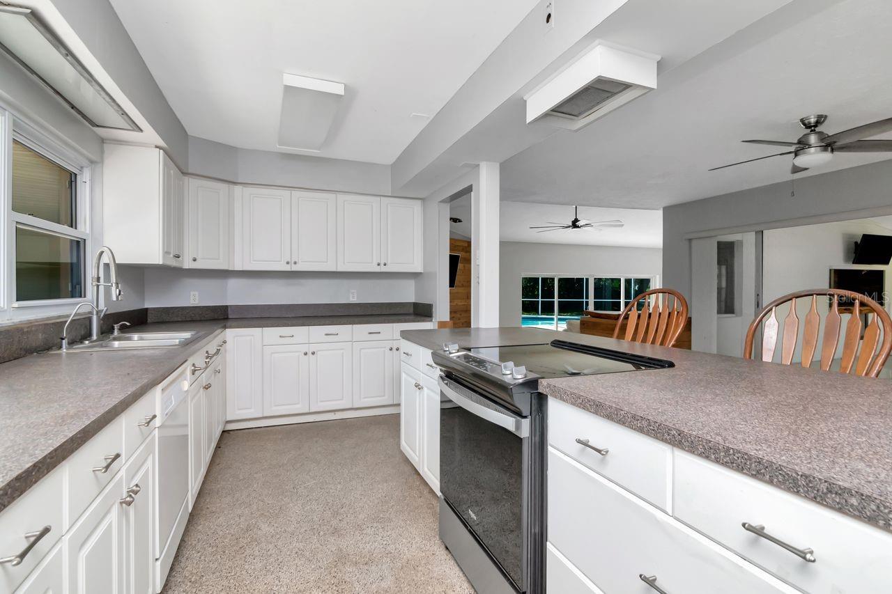 WARREN ESTATES - Residential