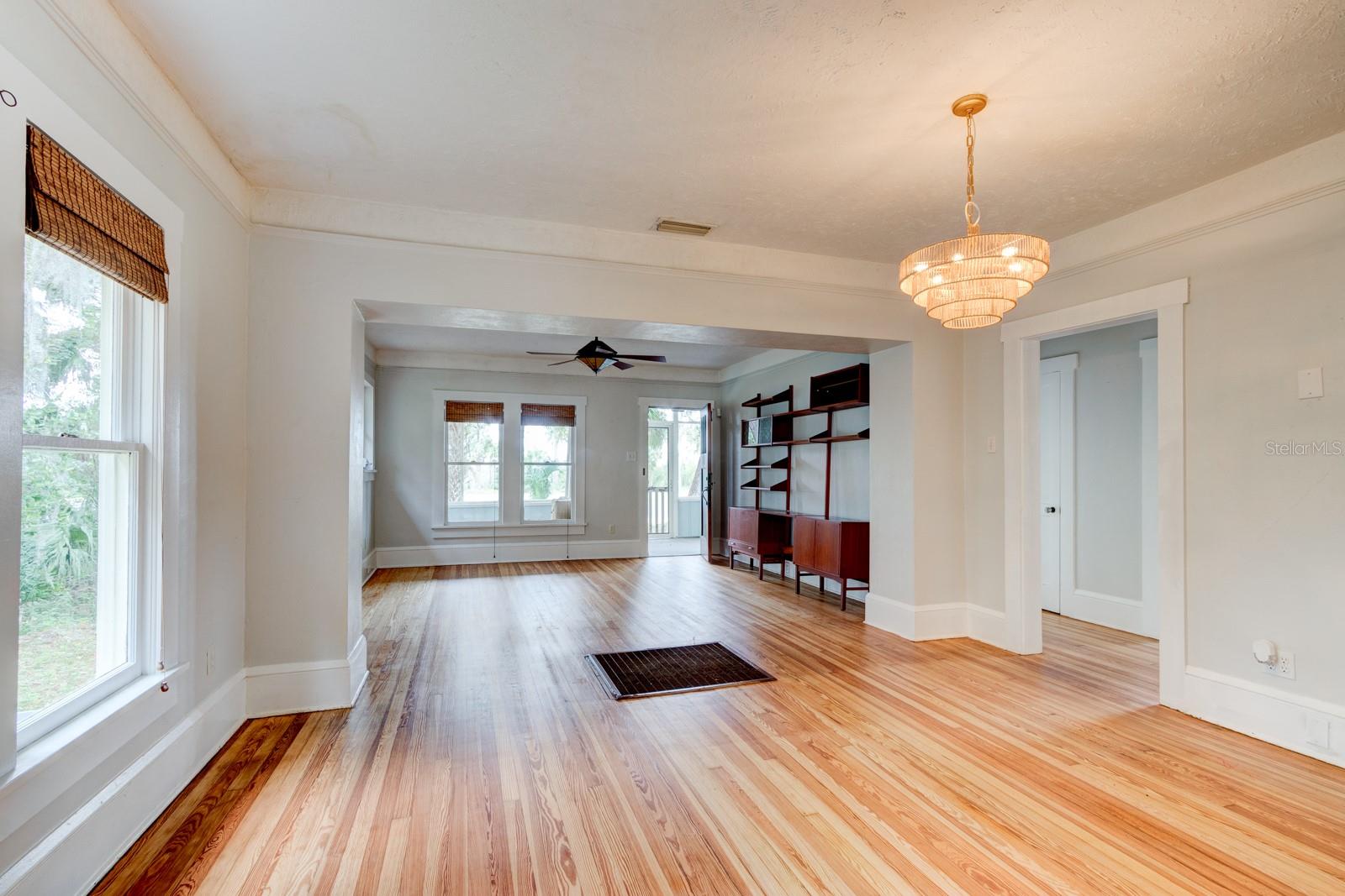 3054 N DIXIE FREEWAY