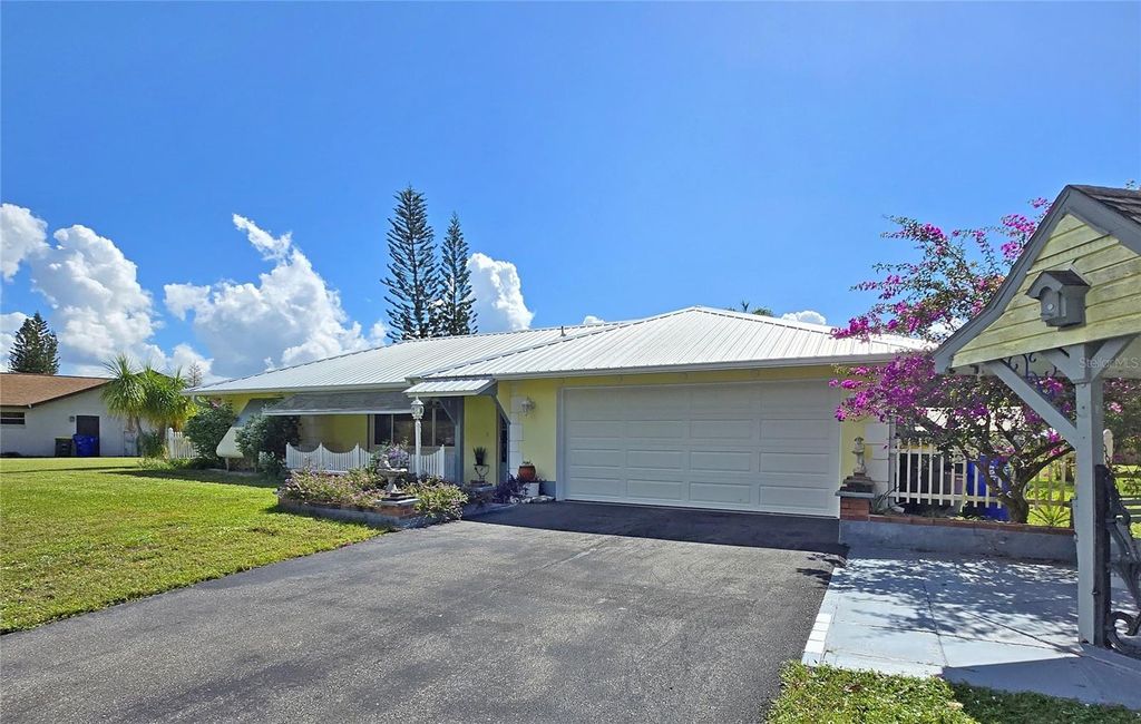 Photo of 6208 Wilson Ter, Sebring, FL 33876 (MLS # P4936767)