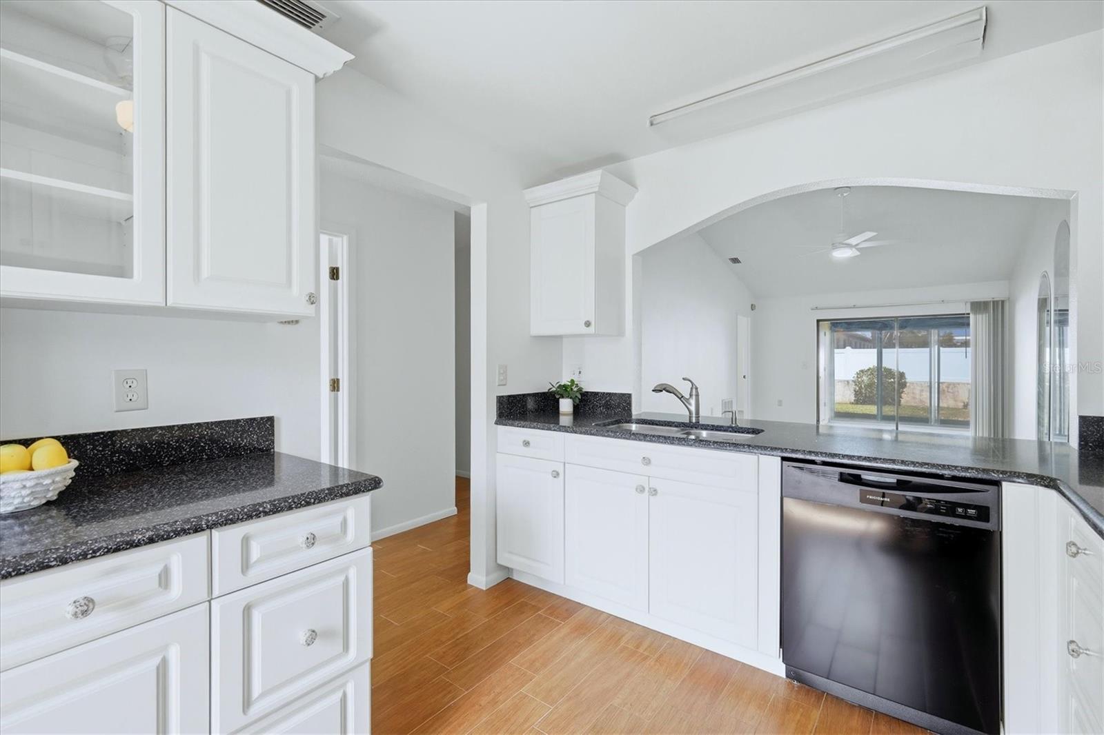 HUNTINGTON WOODS - Residential