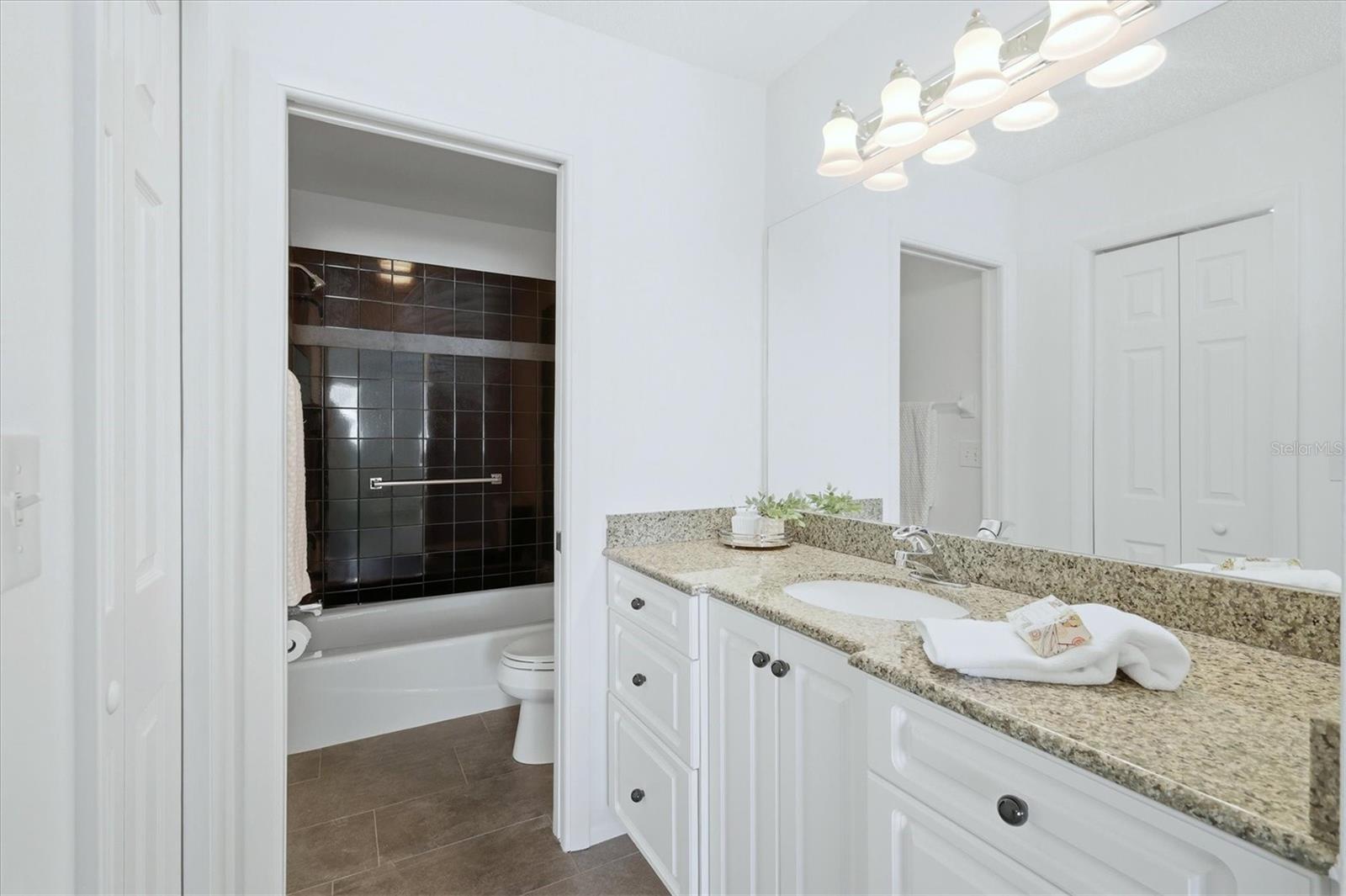 HUNTINGTON WOODS - Residential