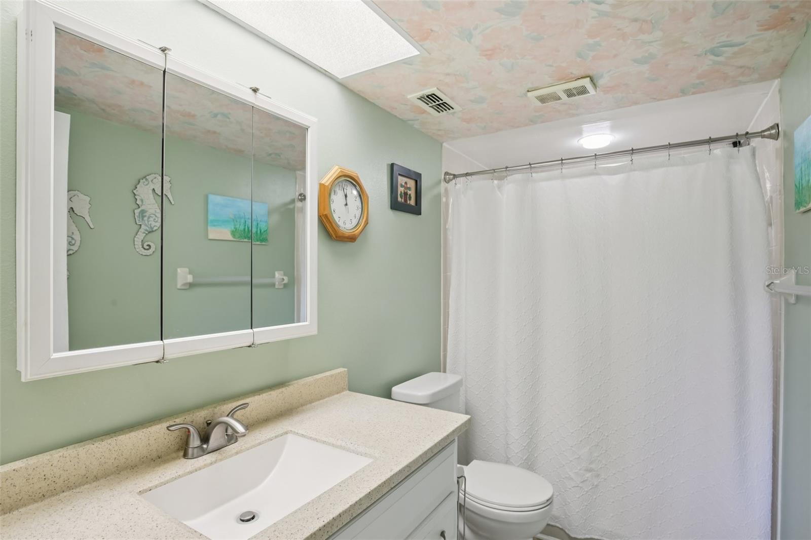 HARBOR GREENS AT YACHT CLUB ESTATES - Residential