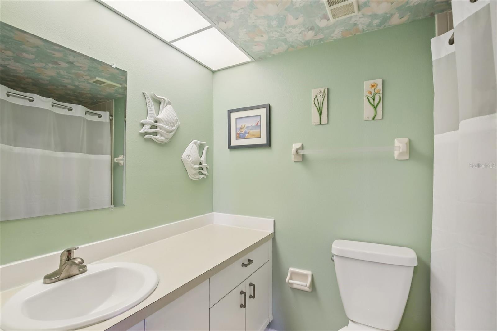 HARBOR GREENS AT YACHT CLUB ESTATES - Residential