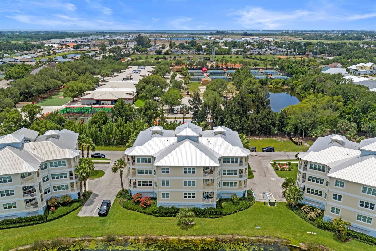 PALMA SOLA BAY CLUB PH 18B - Residential