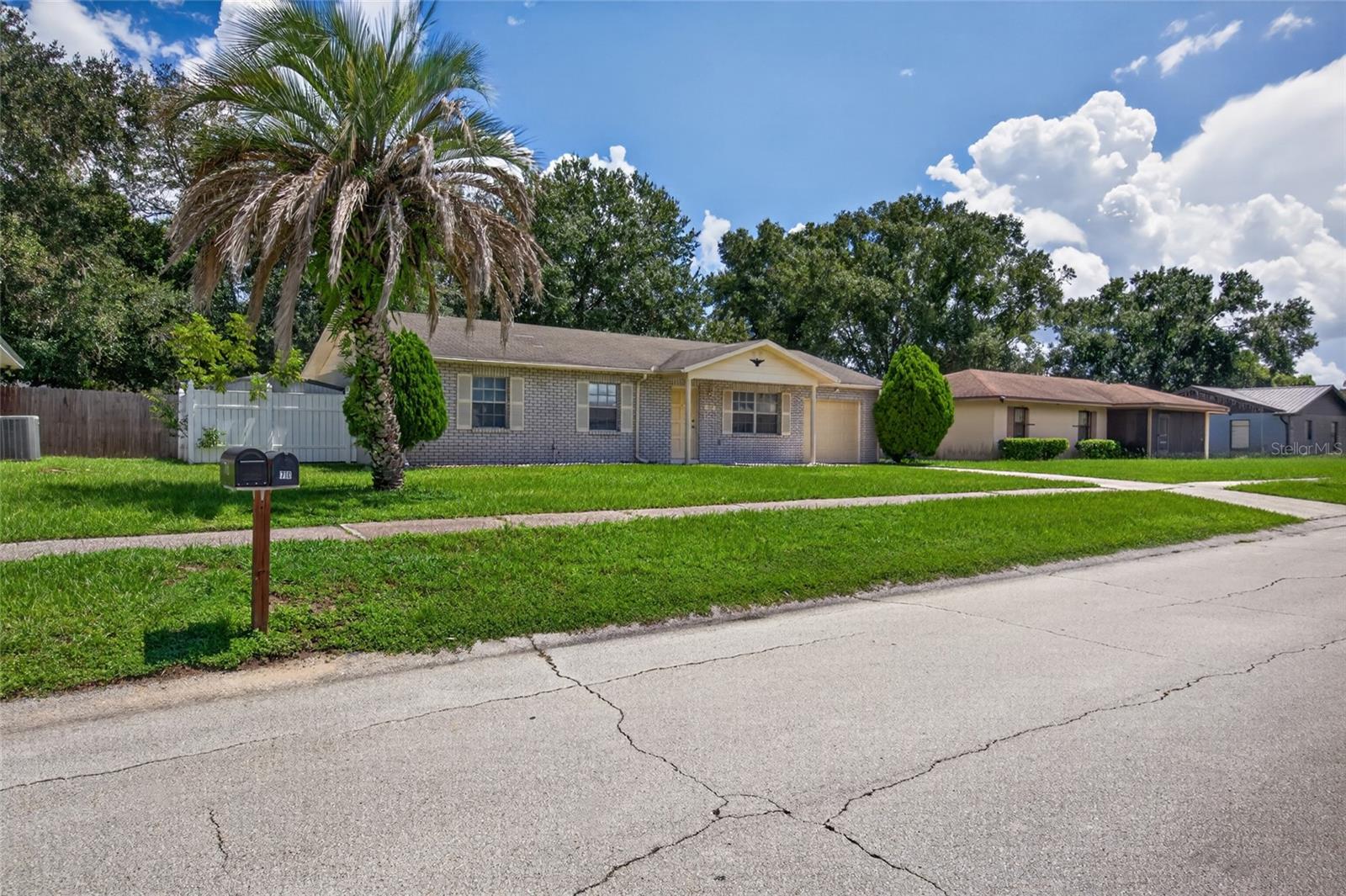 709 HEMLOCK LANE