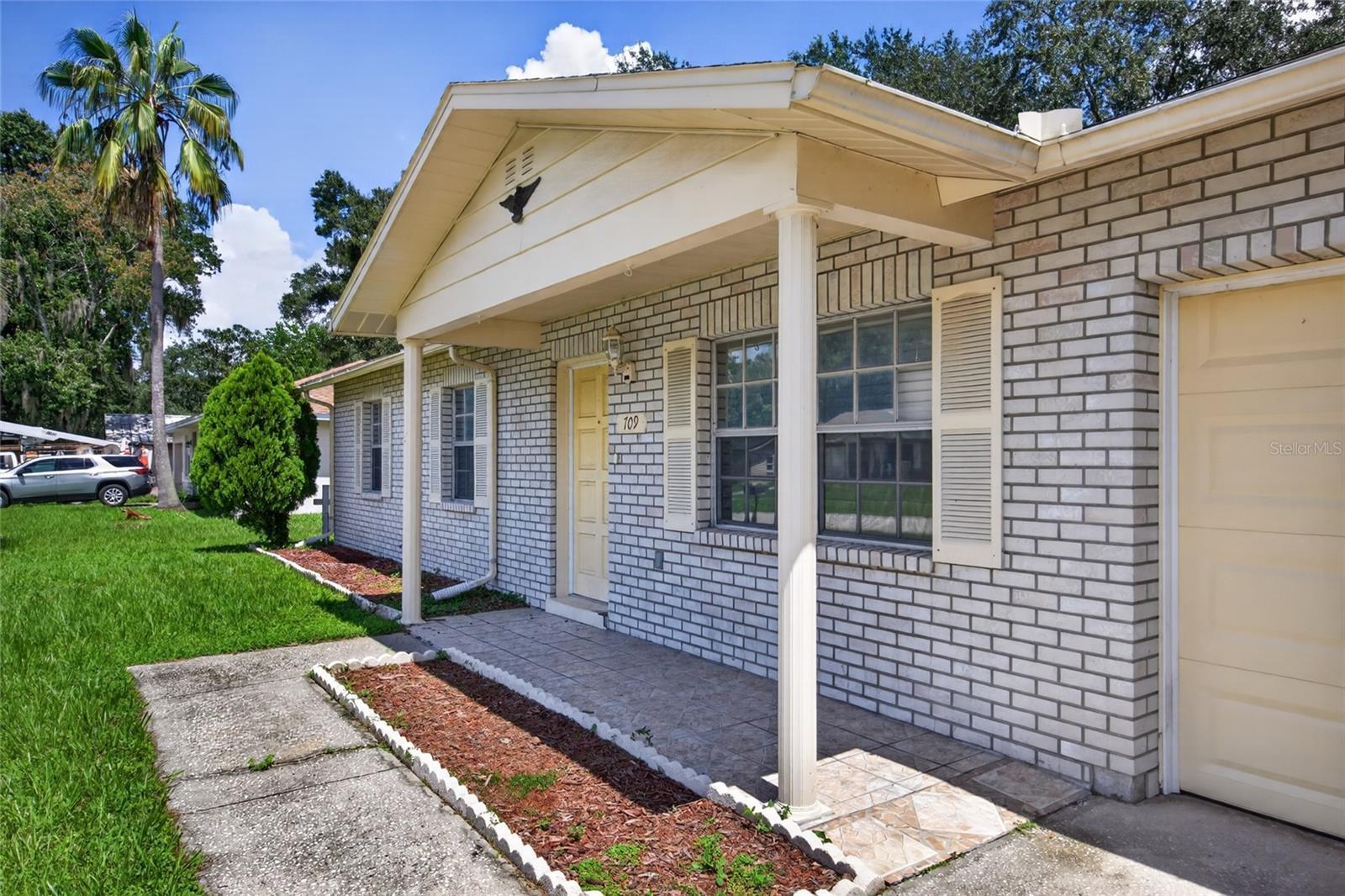 709 HEMLOCK LANE
