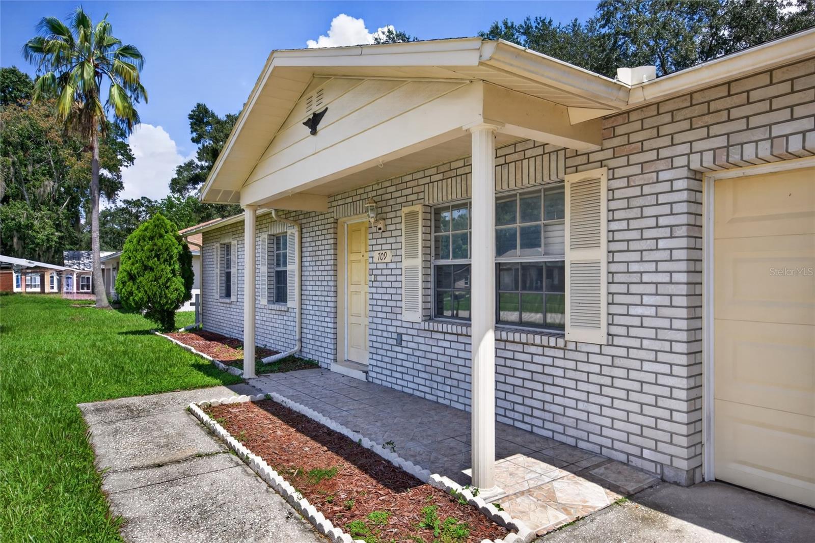 709 HEMLOCK LANE