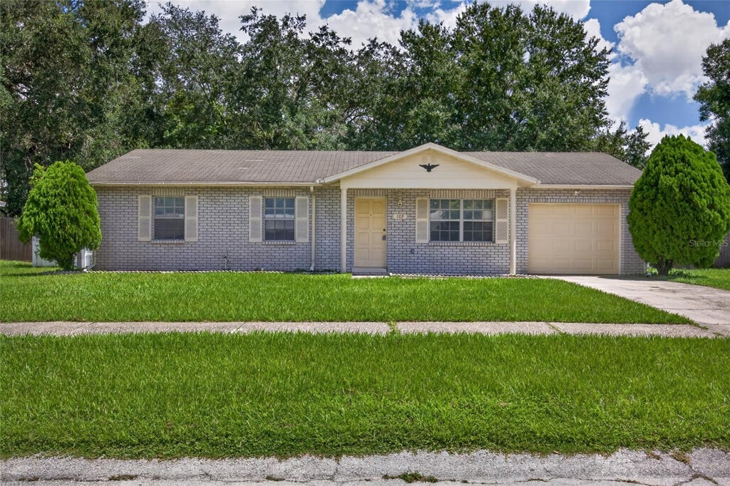 Photo of 709 Hemlock Lane, Lakeland, FL 33810 (MLS # TB8547516)