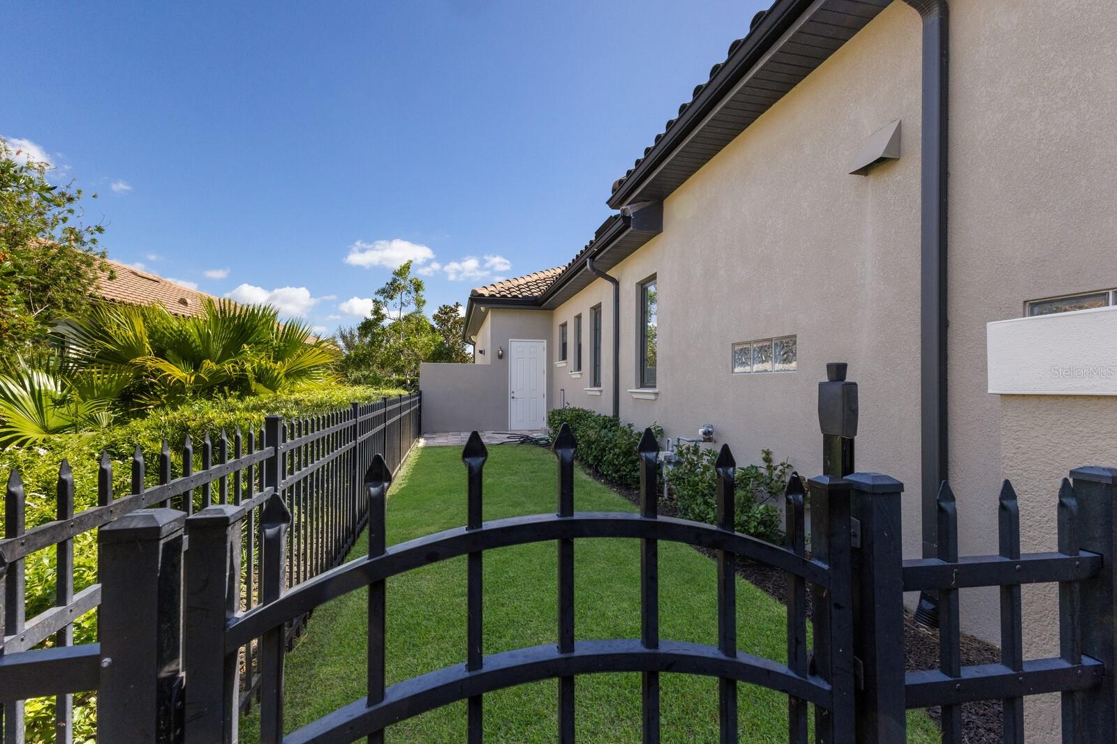 COUNTRY CLUB EAST AT LAKEWD RNCH UU2 - Residential