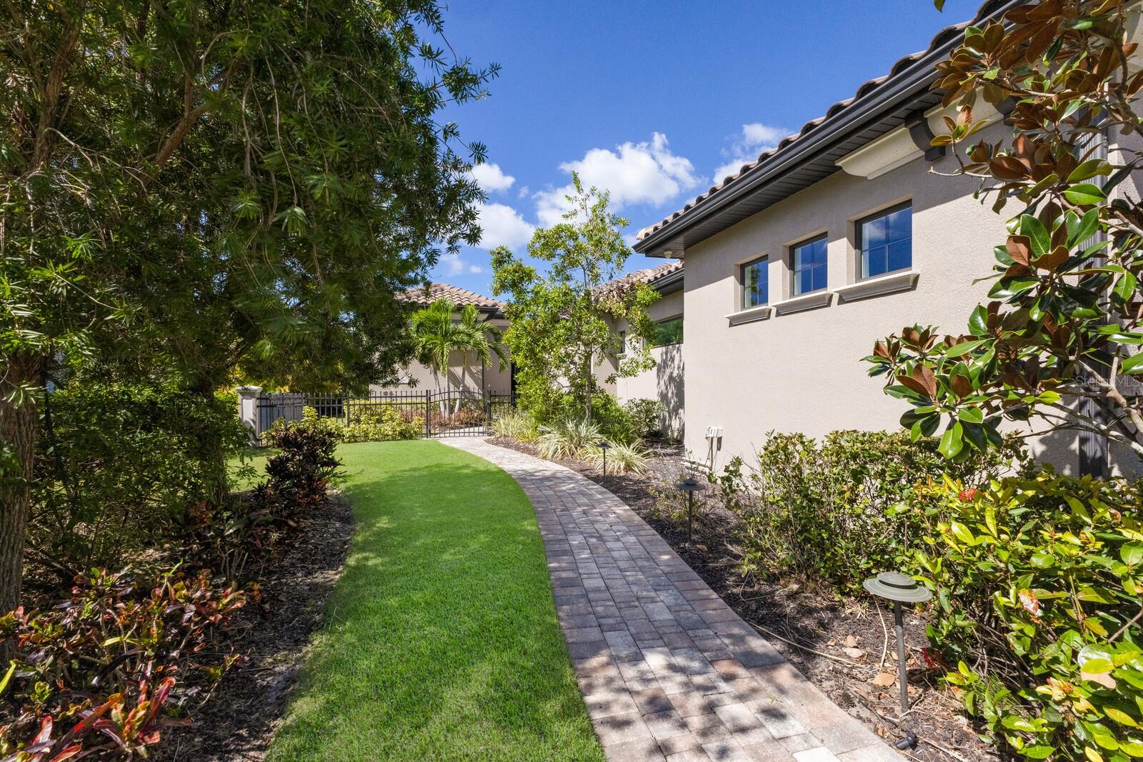 COUNTRY CLUB EAST AT LAKEWD RNCH UU2 - Residential