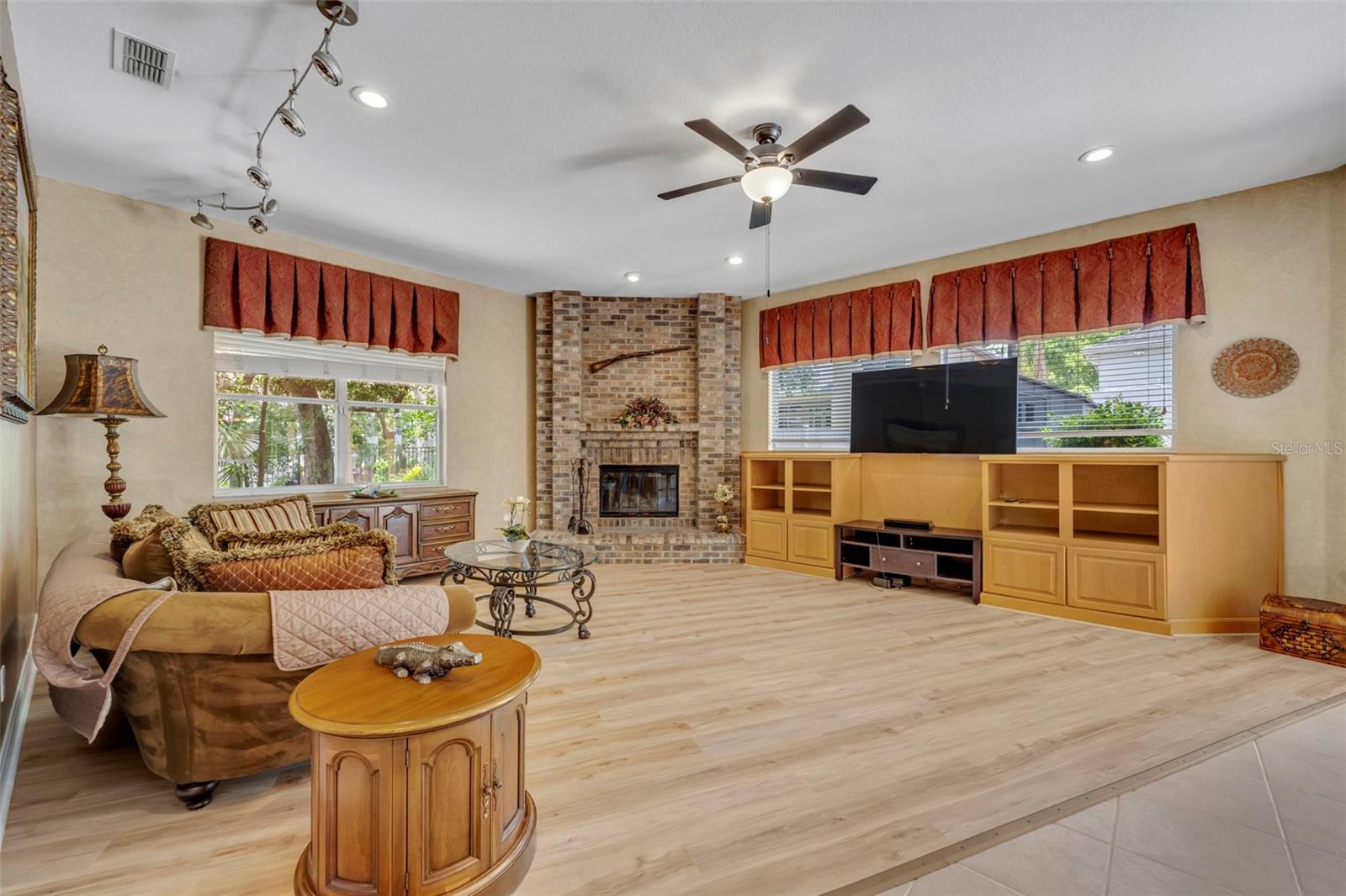 DIAMOND HILL AT SWEETWATER COUNTRY CLUB - Residential