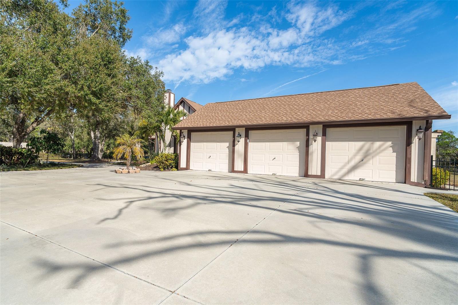 EVERGLADE ESTATES - Residential