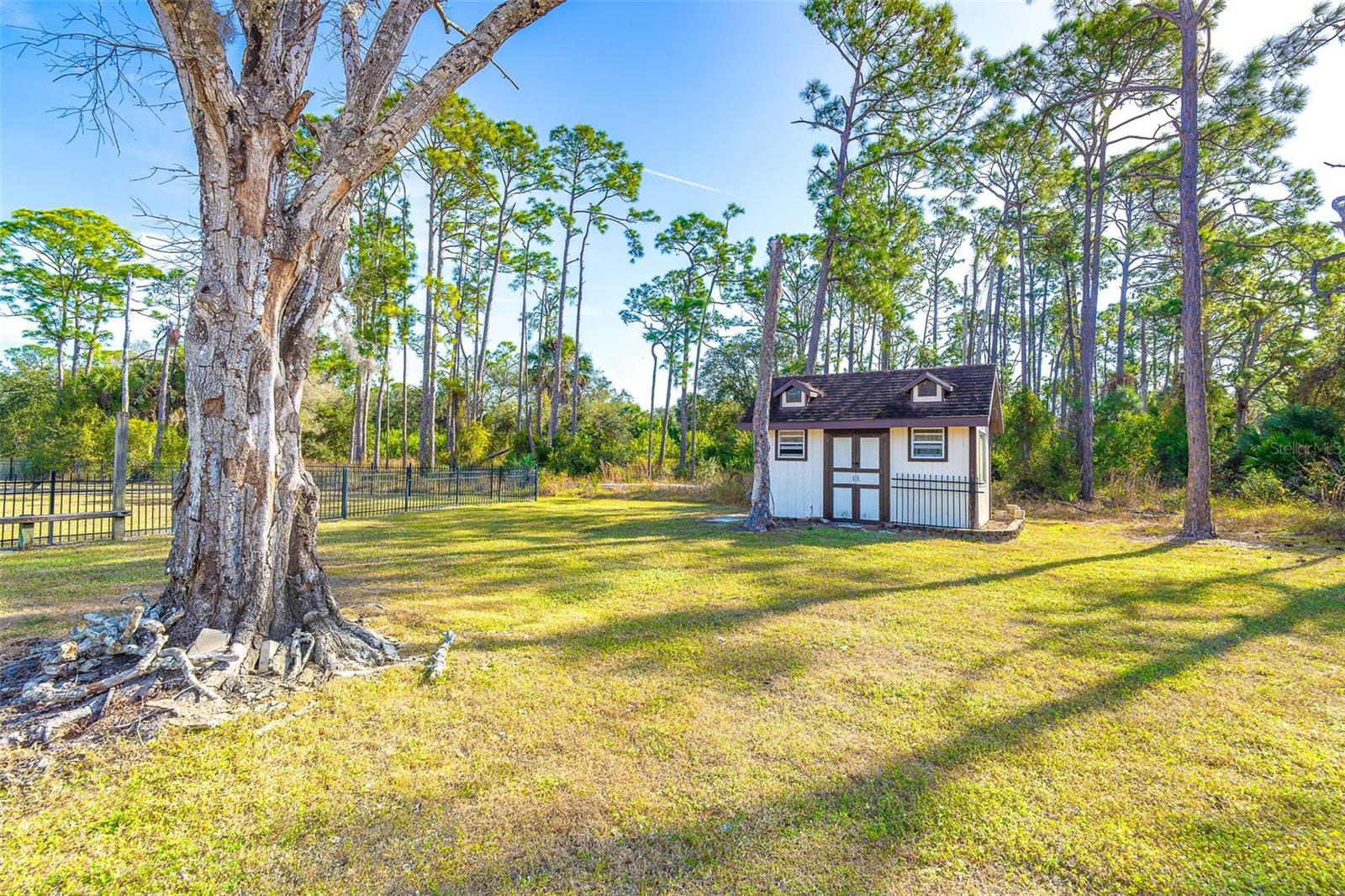 EVERGLADE ESTATES - Residential