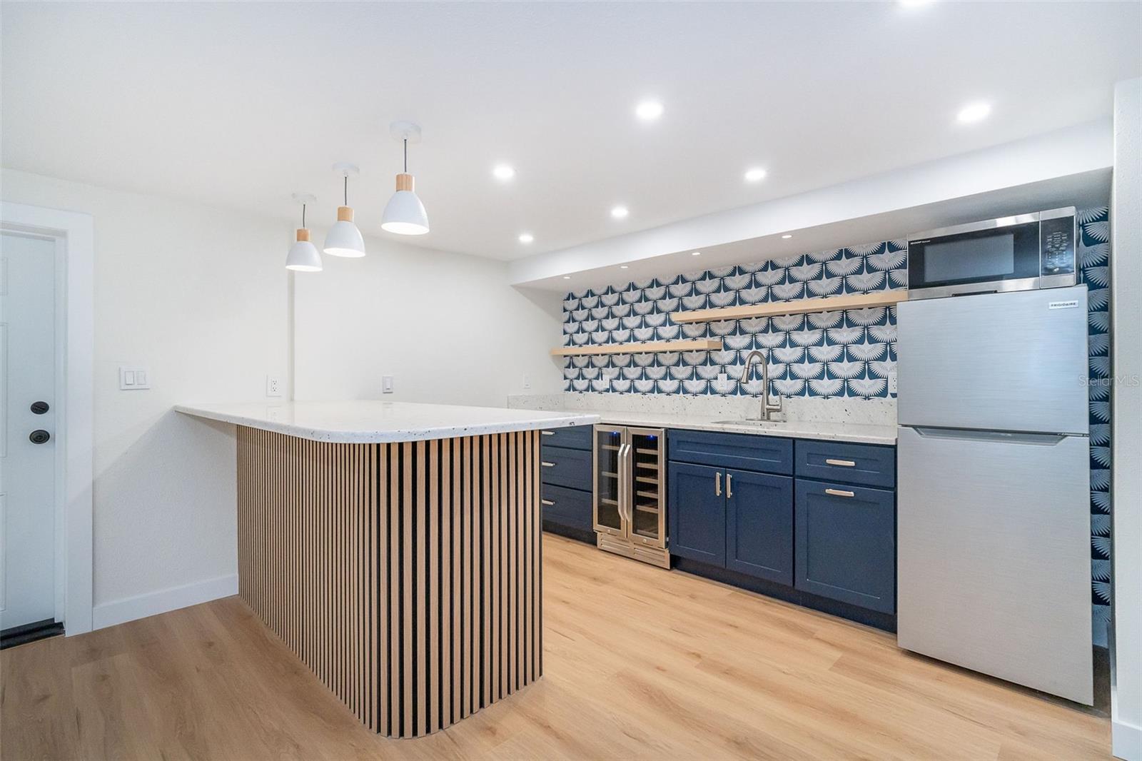 EVERGLADE ESTATES - Residential