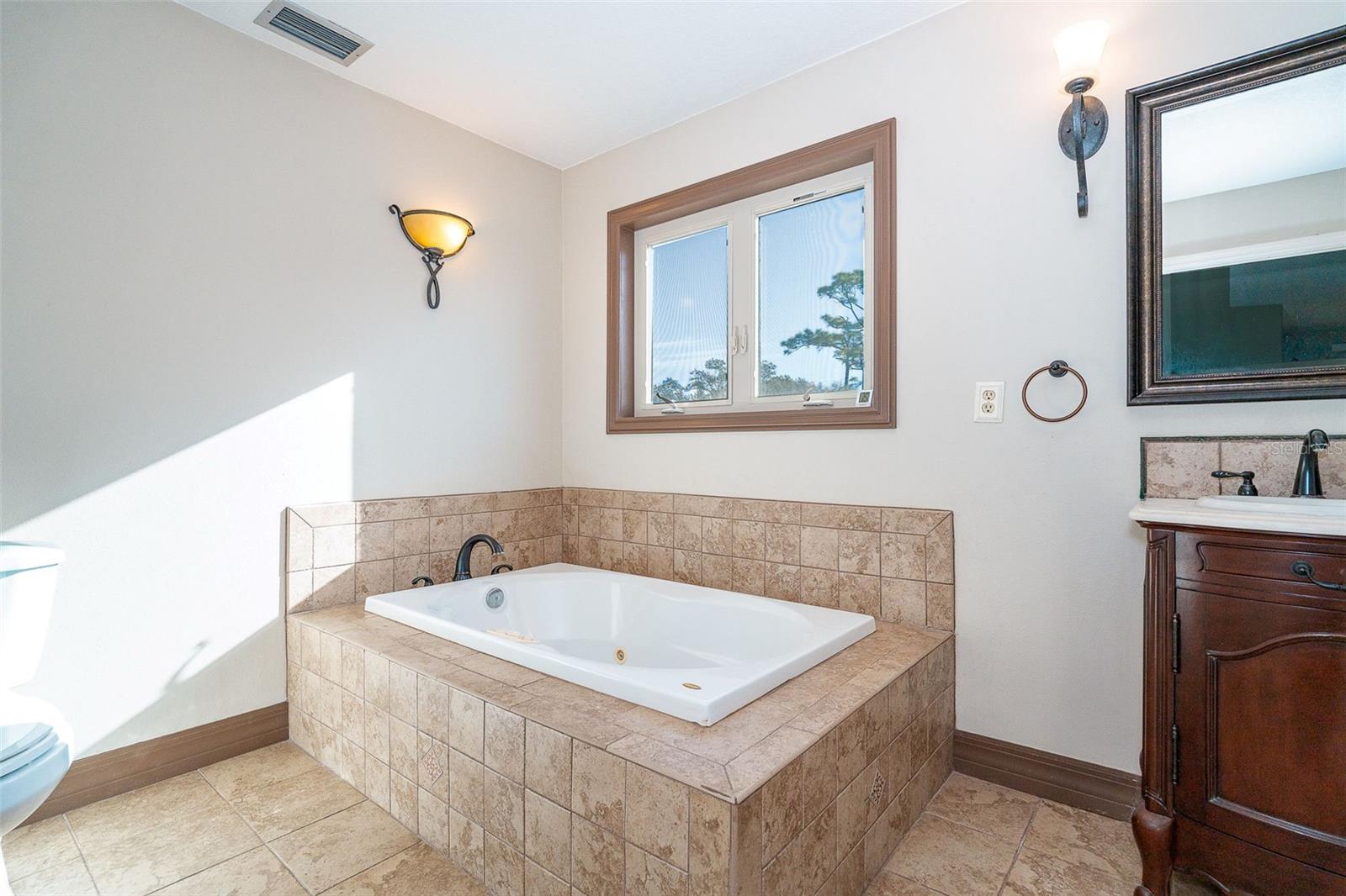 EVERGLADE ESTATES - Residential