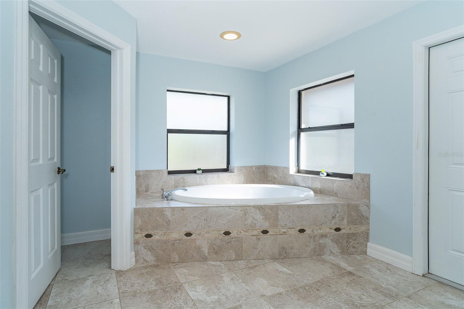 EVERGLADE ESTATES - Residential