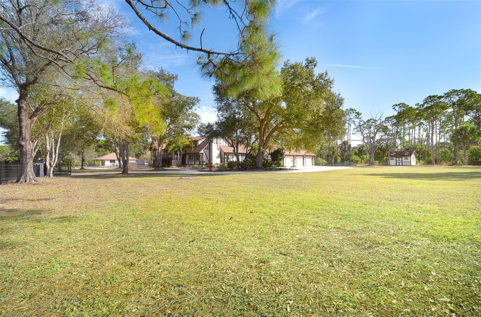 EVERGLADE ESTATES - Residential