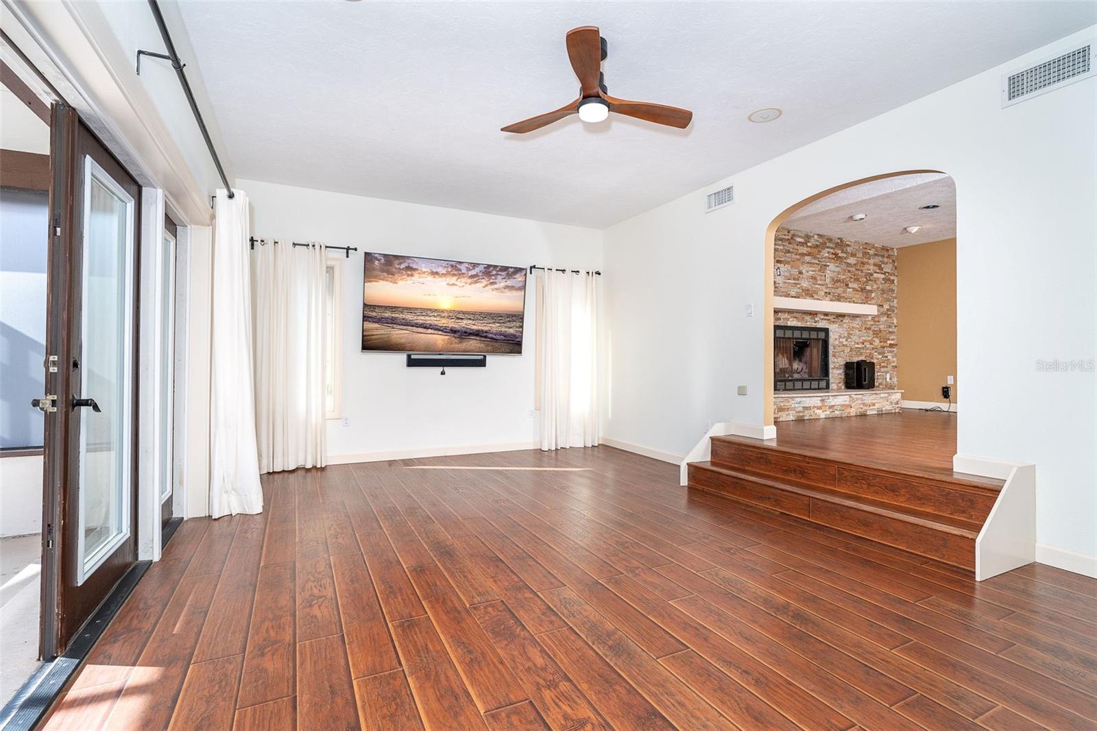 EVERGLADE ESTATES - Residential