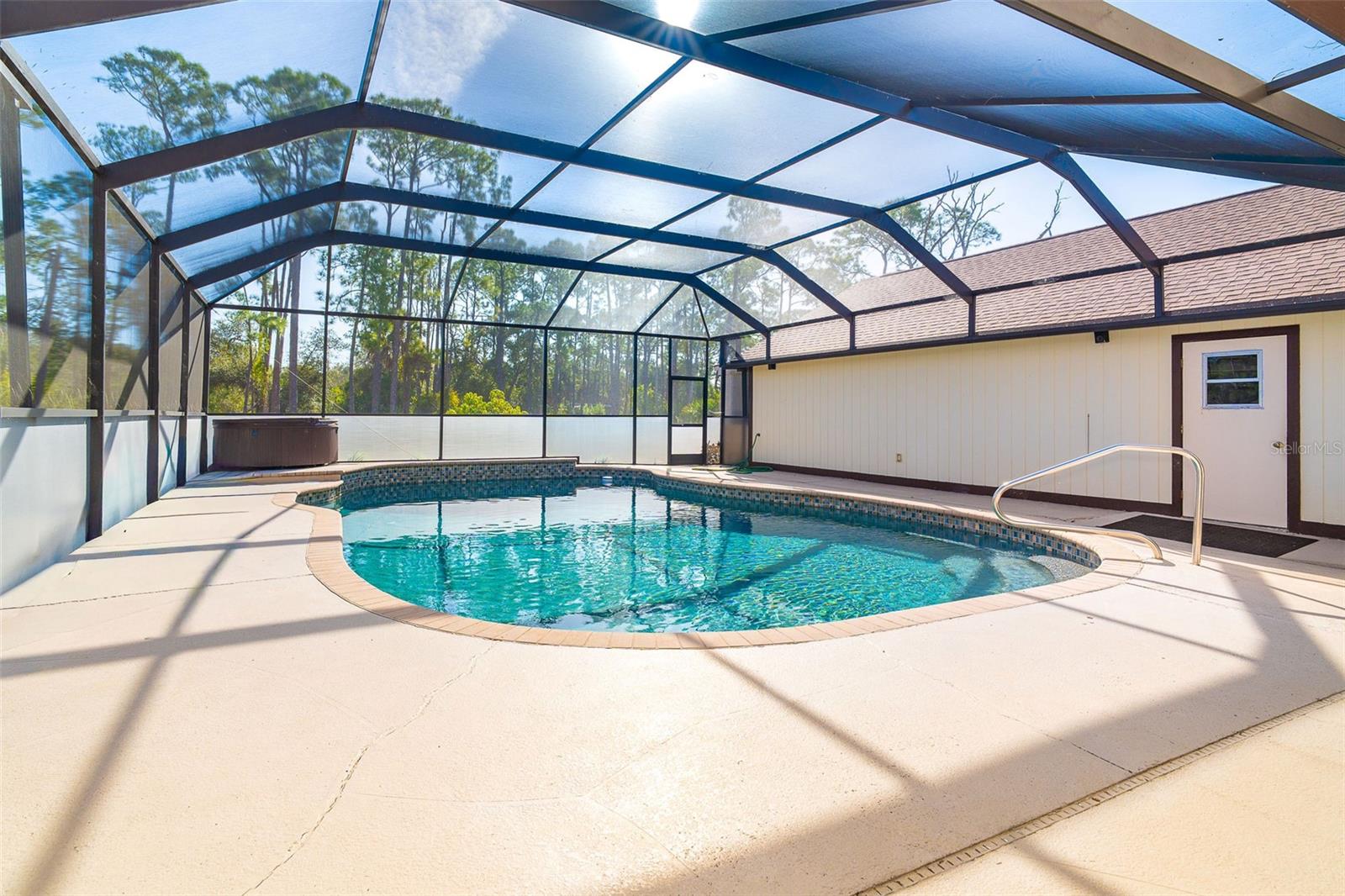 EVERGLADE ESTATES - Residential