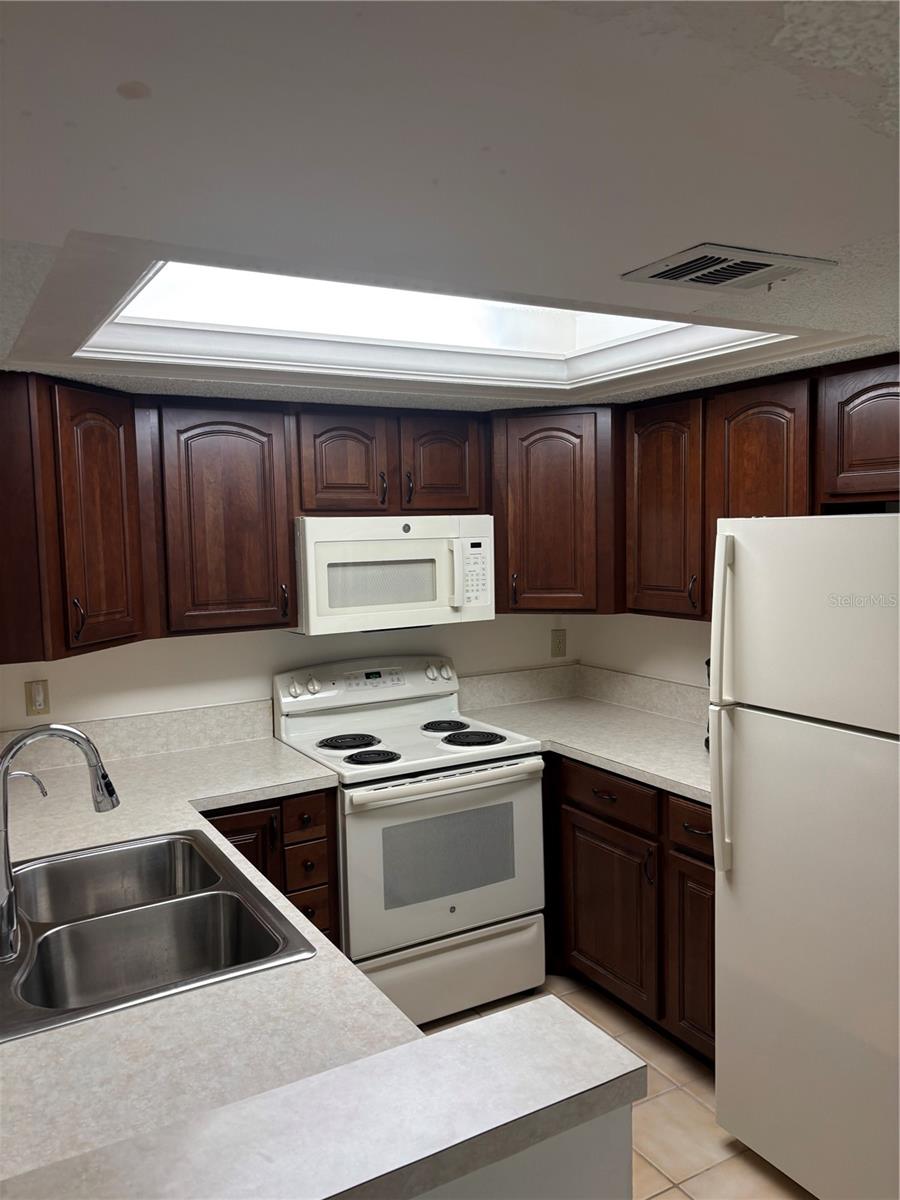 OAKS 04 - Residential