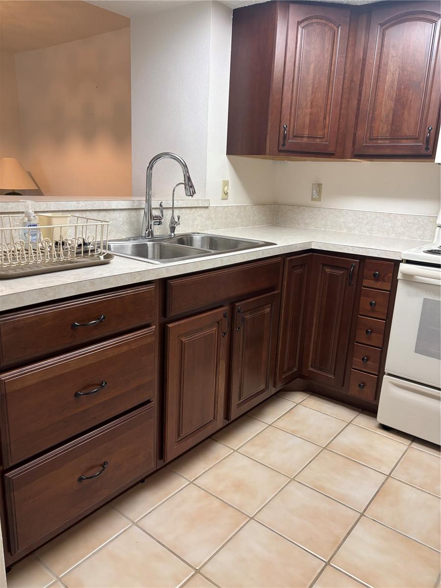 OAKS 04 - Residential