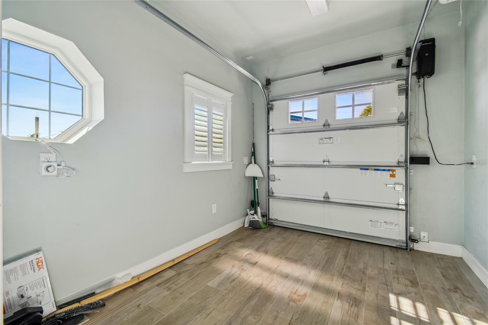 THORNTON CRK MOTORCOACH RESIDENCE - Residential