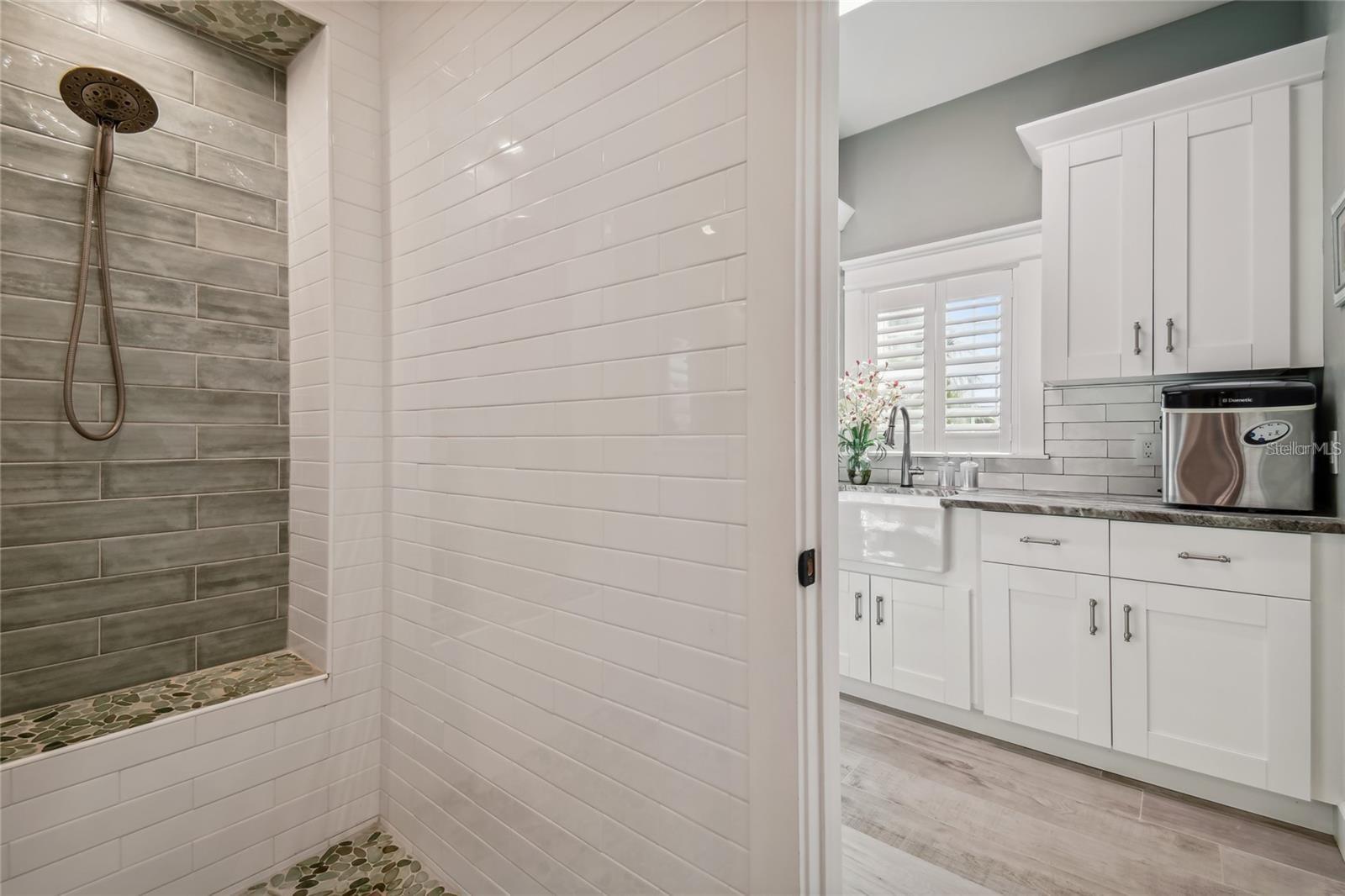 THORNTON CRK MOTORCOACH RESIDENCE - Residential