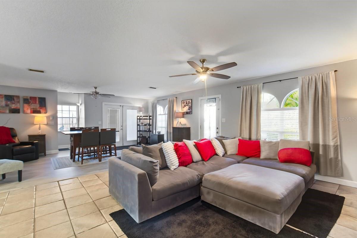 2801 W SAN ISIDRO STREET