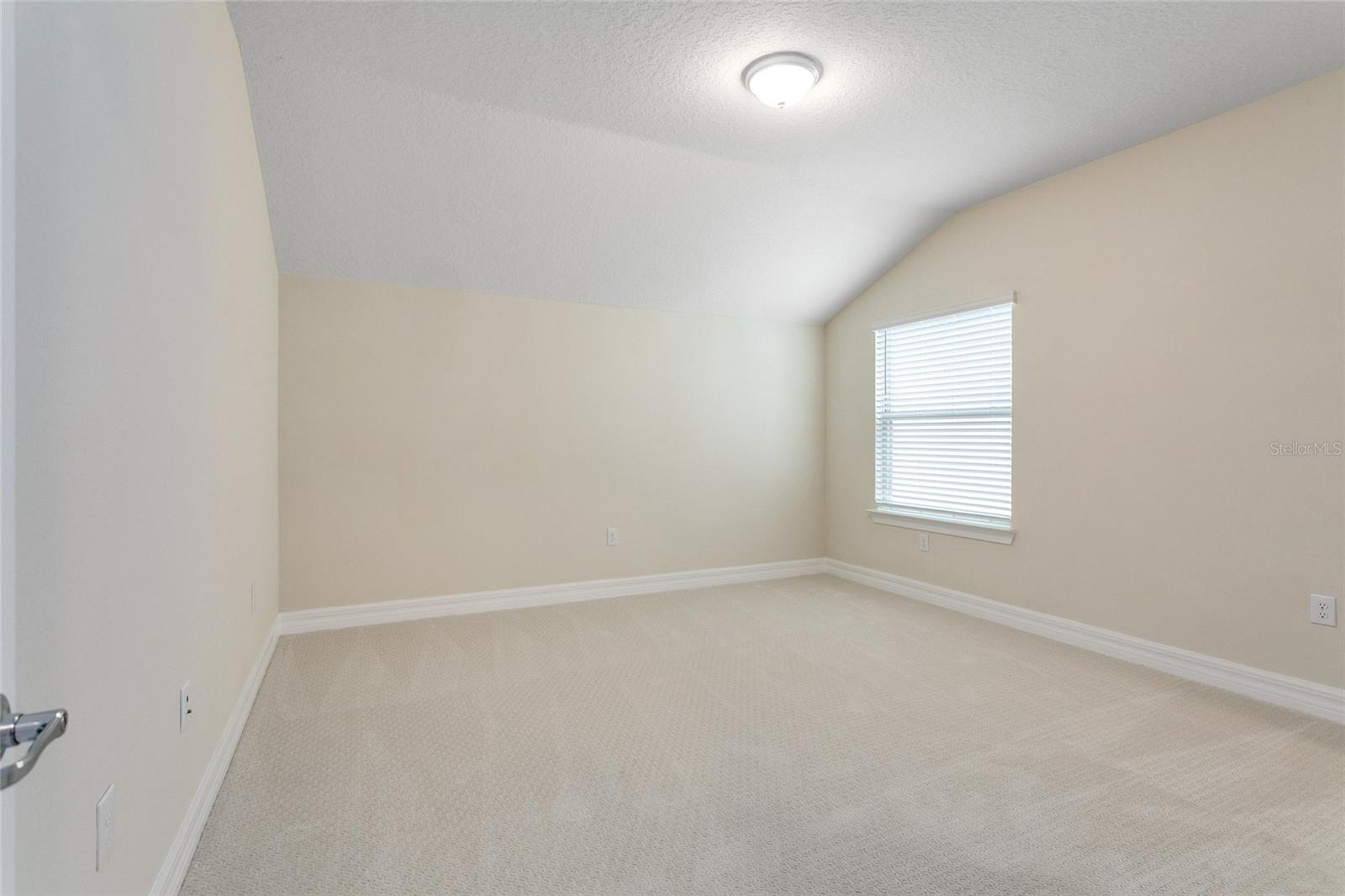 PHILLIPS GROVE TR J - Residential Lease