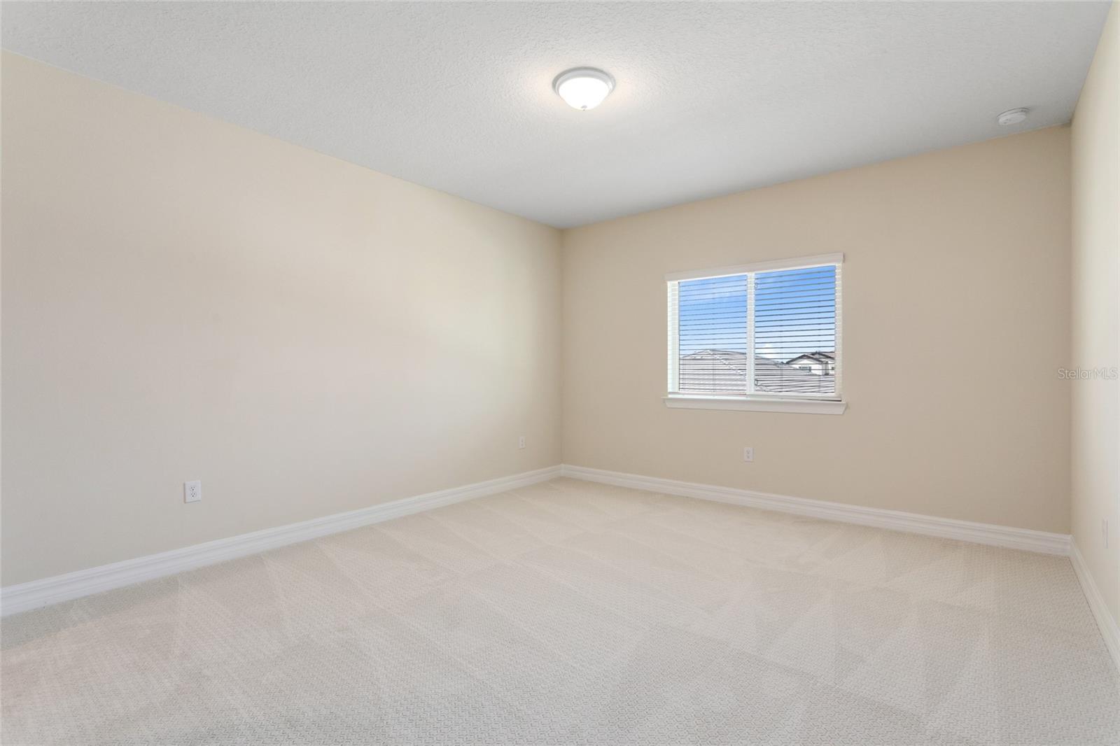 PHILLIPS GROVE TR J - Residential Lease