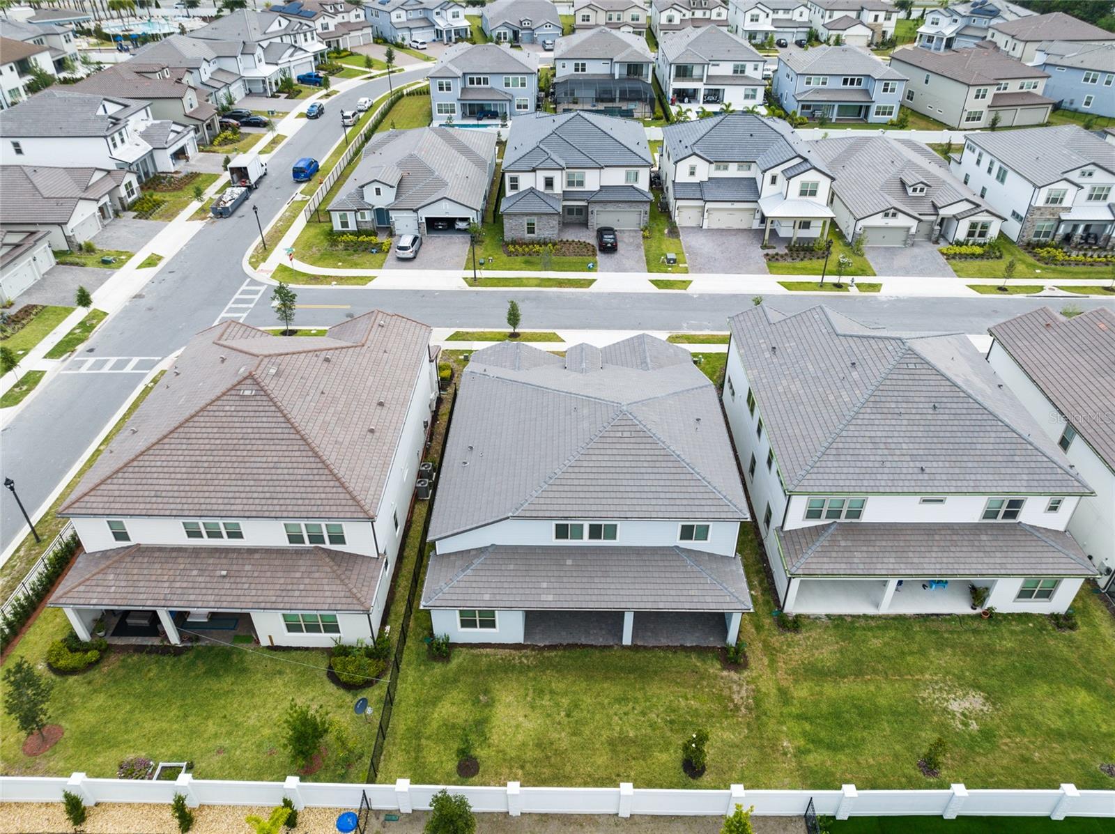 PHILLIPS GROVE TR J - Residential Lease