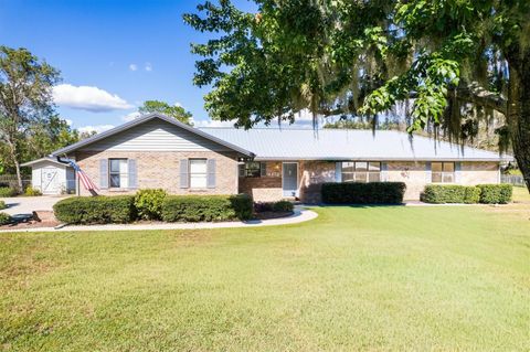 Photo of 4479 SE 2nd Avenue, Keystone Heights, FL 32656 (MLS # GC534599) Photo of 4479 SE 2nd Avenue, Keystone Heights, FL 32656 (MLS # GC534599)