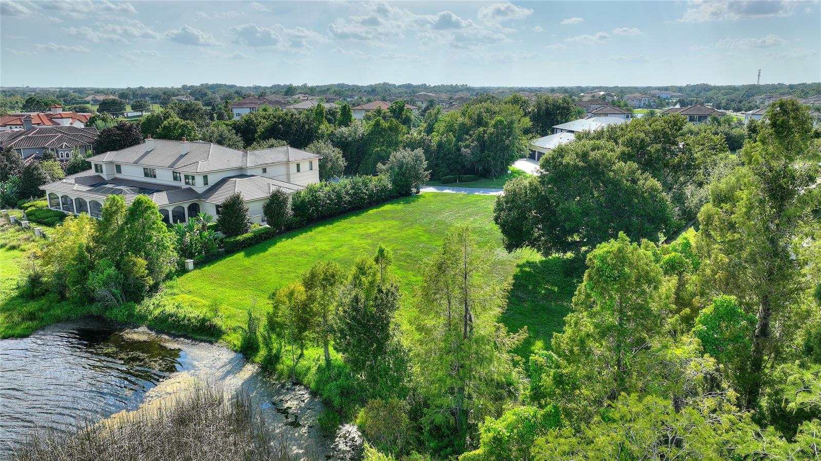 CHAINE DU LAC - Land