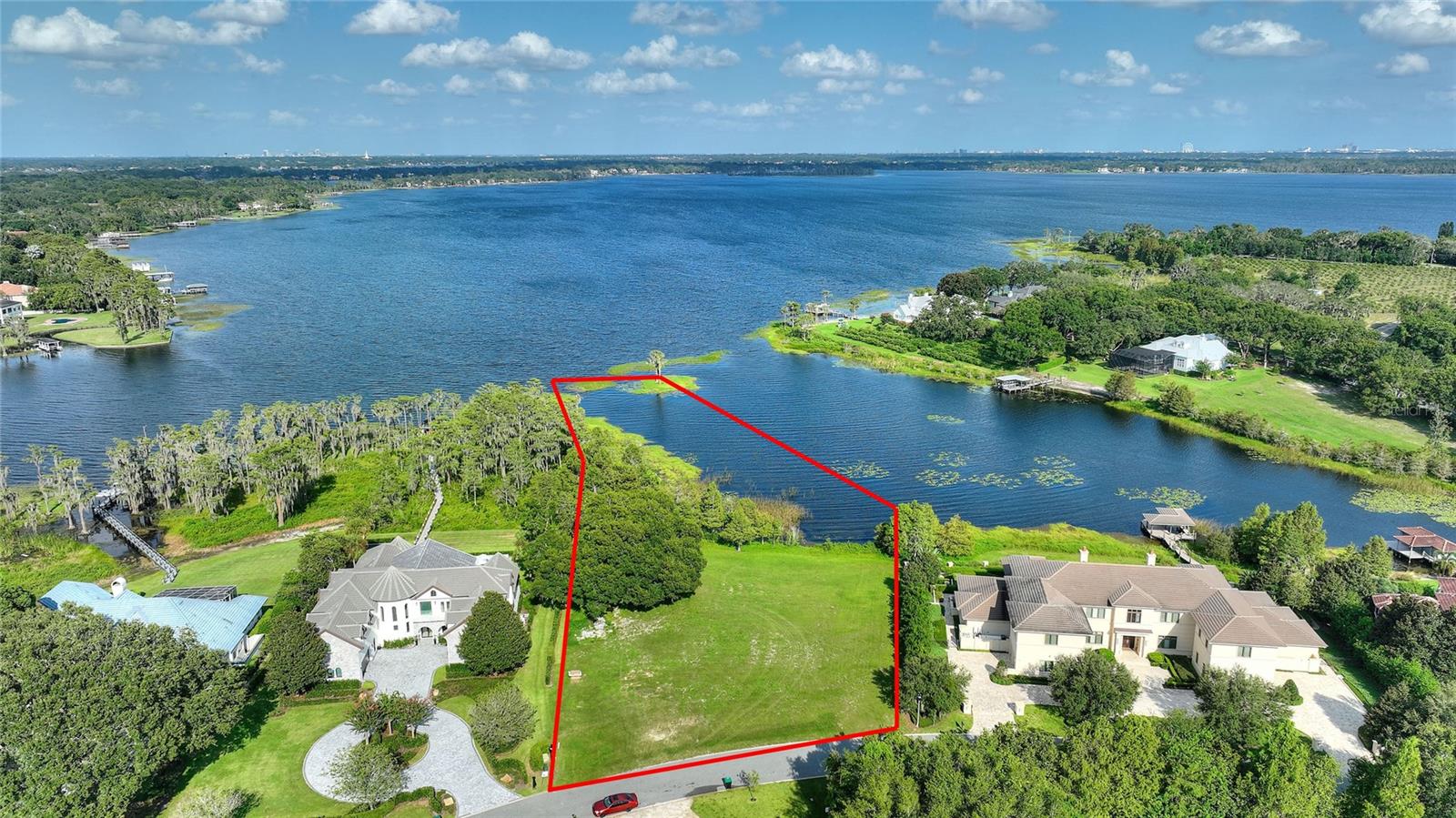 CHAINE DU LAC - Land