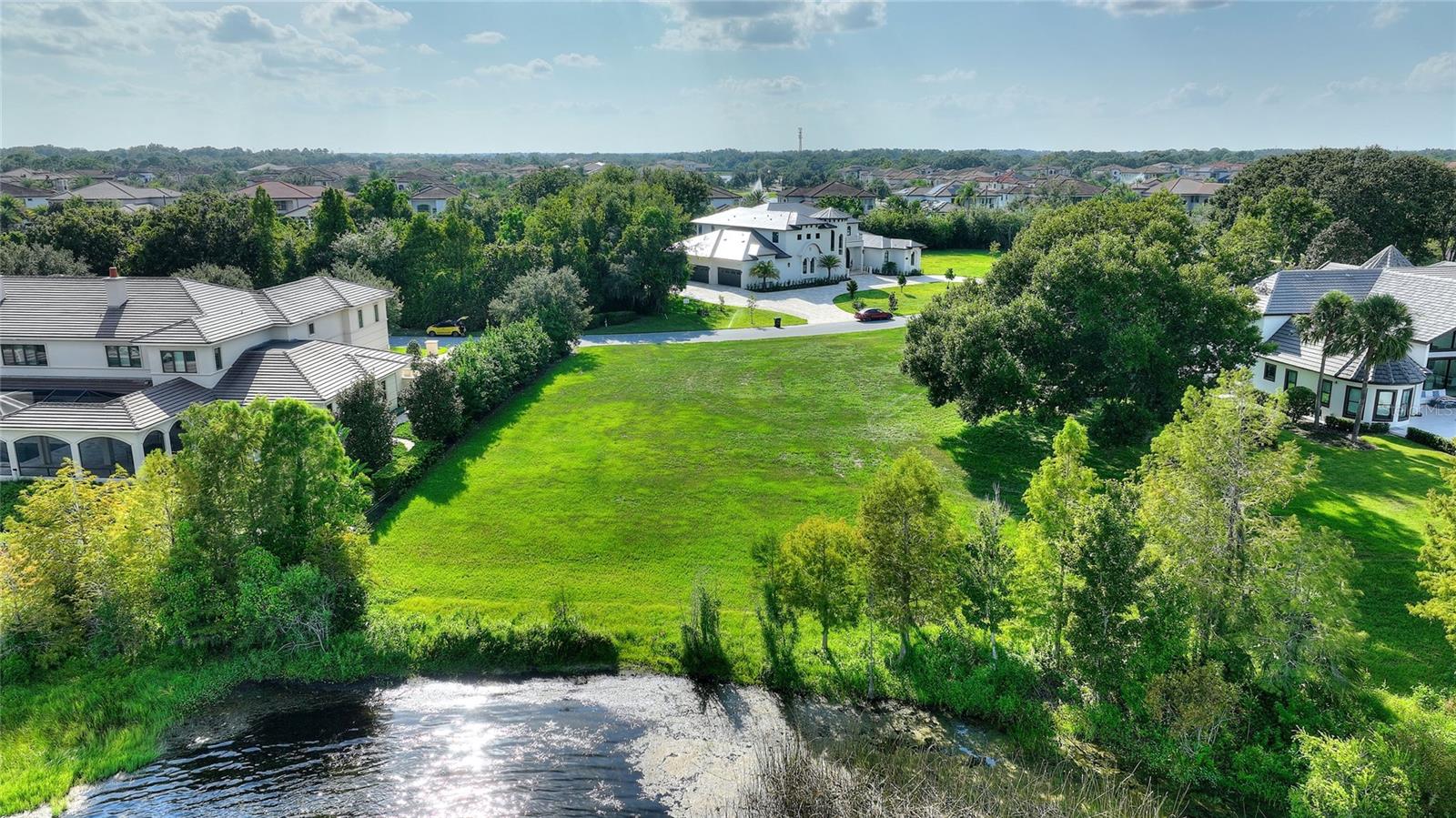 CHAINE DU LAC - Land