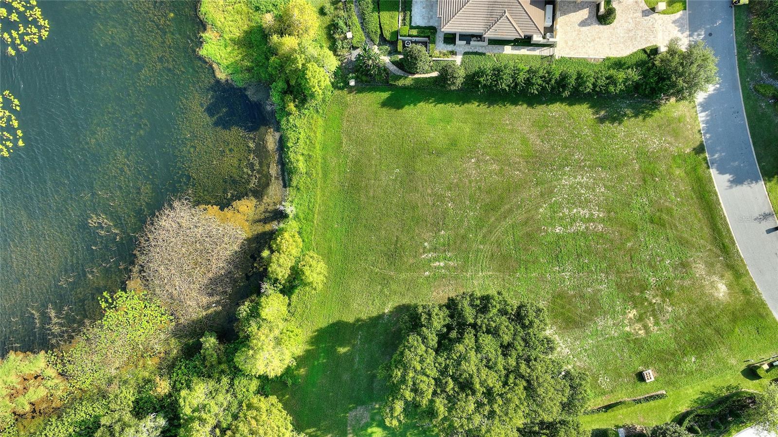 CHAINE DU LAC - Land