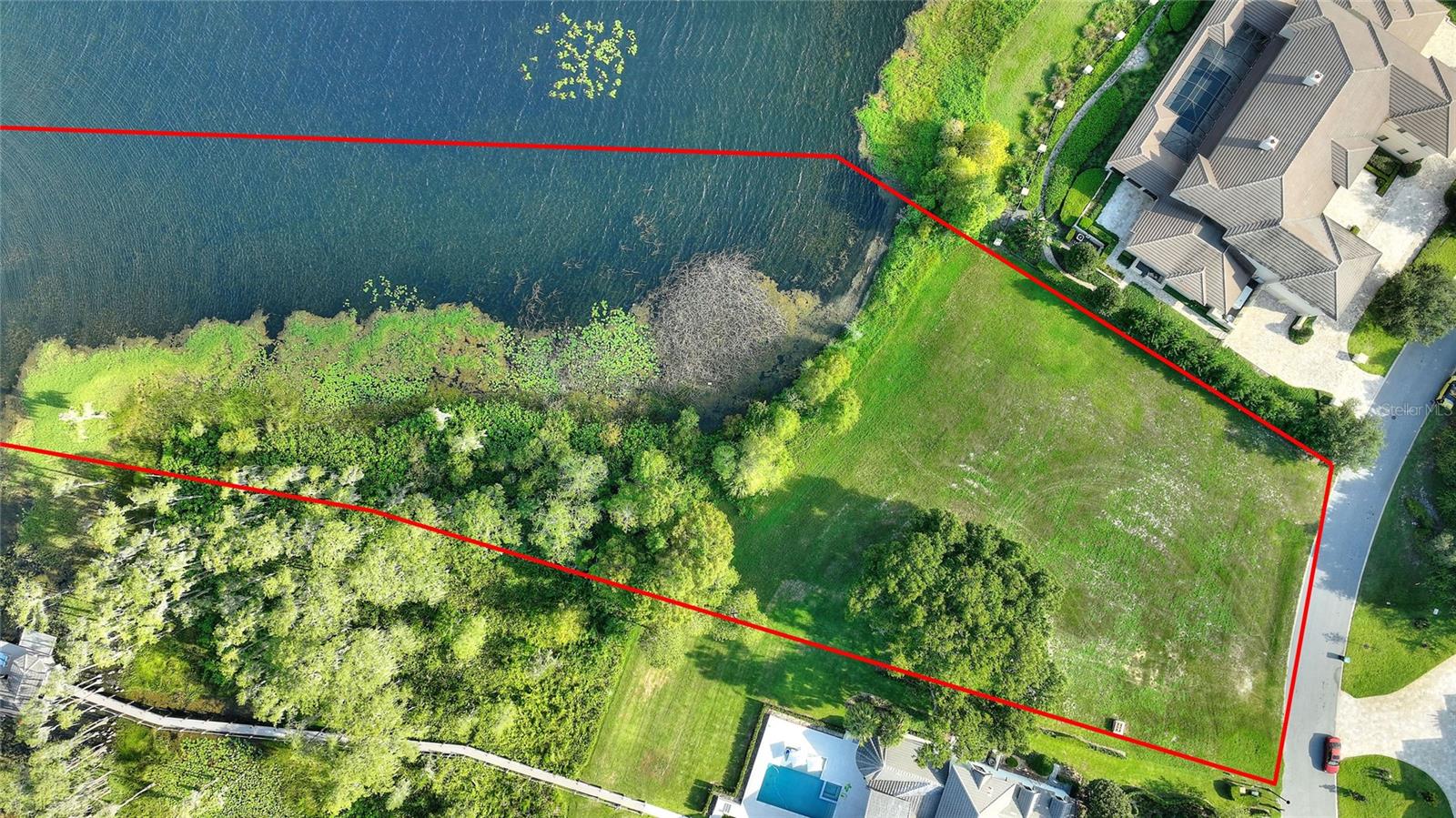 CHAINE DU LAC - Land