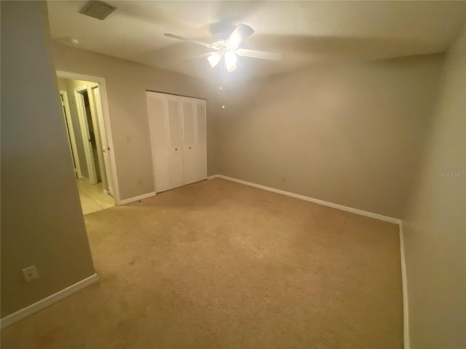 FAIRGREEN UNIT 04 - Residential Lease