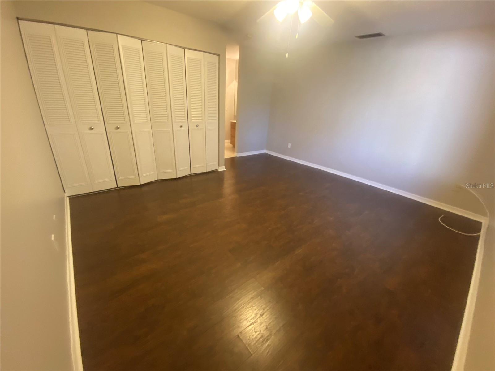 FAIRGREEN UNIT 04 - Residential Lease