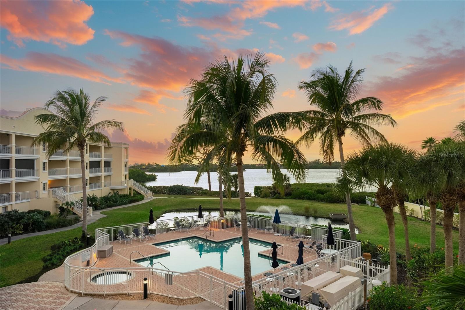 VILLAS/HARBOR VILLAGE - Residential