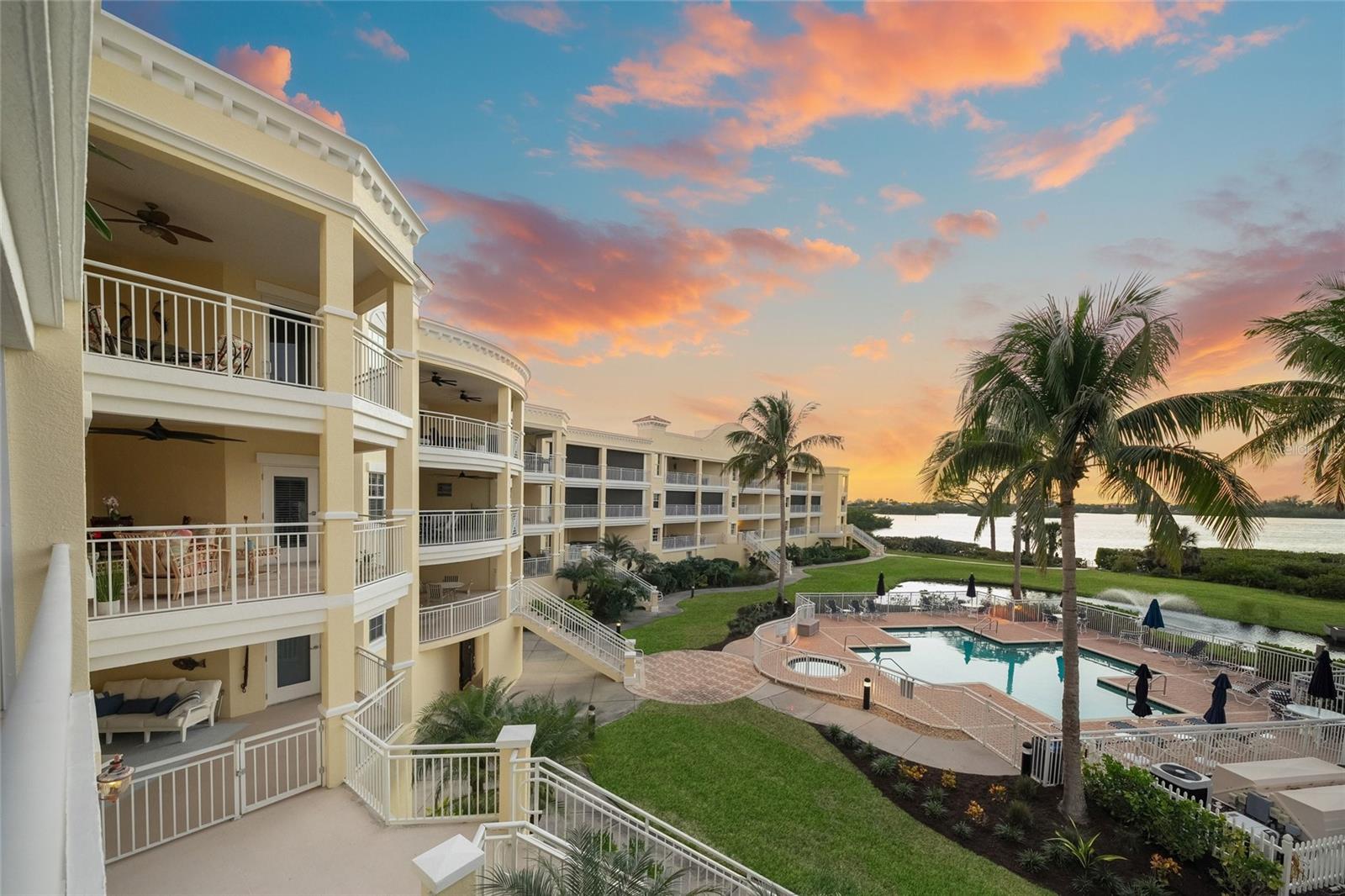 VILLAS/HARBOR VILLAGE - Residential