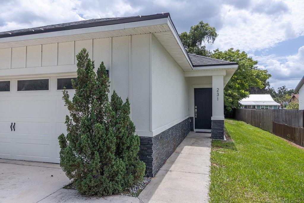 231 N JULIA AVENUE