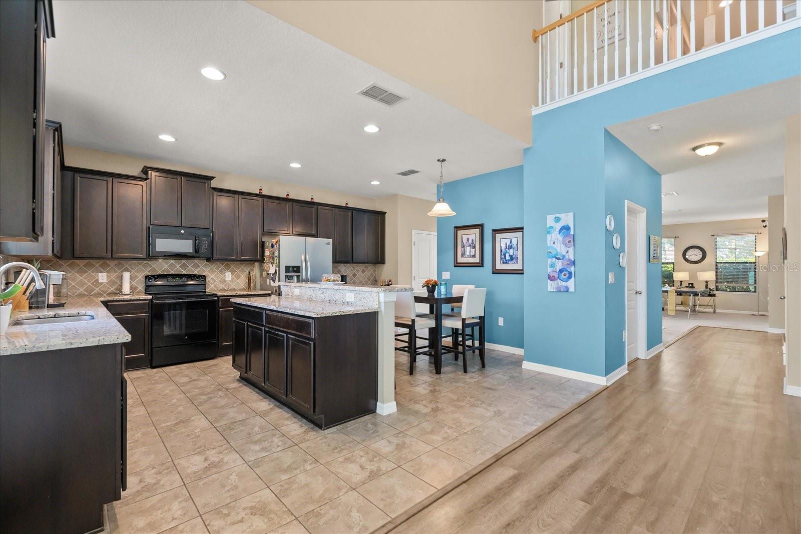 LAGO BUENDIA PH 2 - Residential